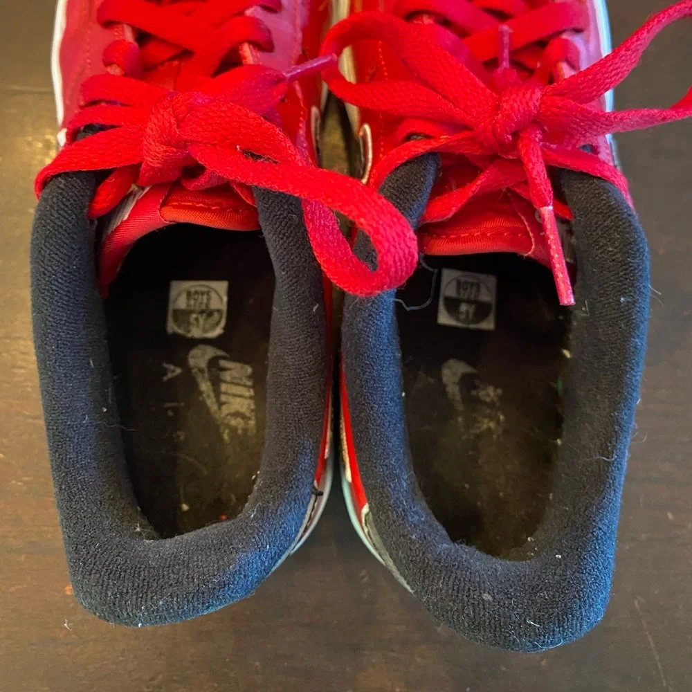 Nike Air Force 1 2018 Nike boys red leather low top size 5